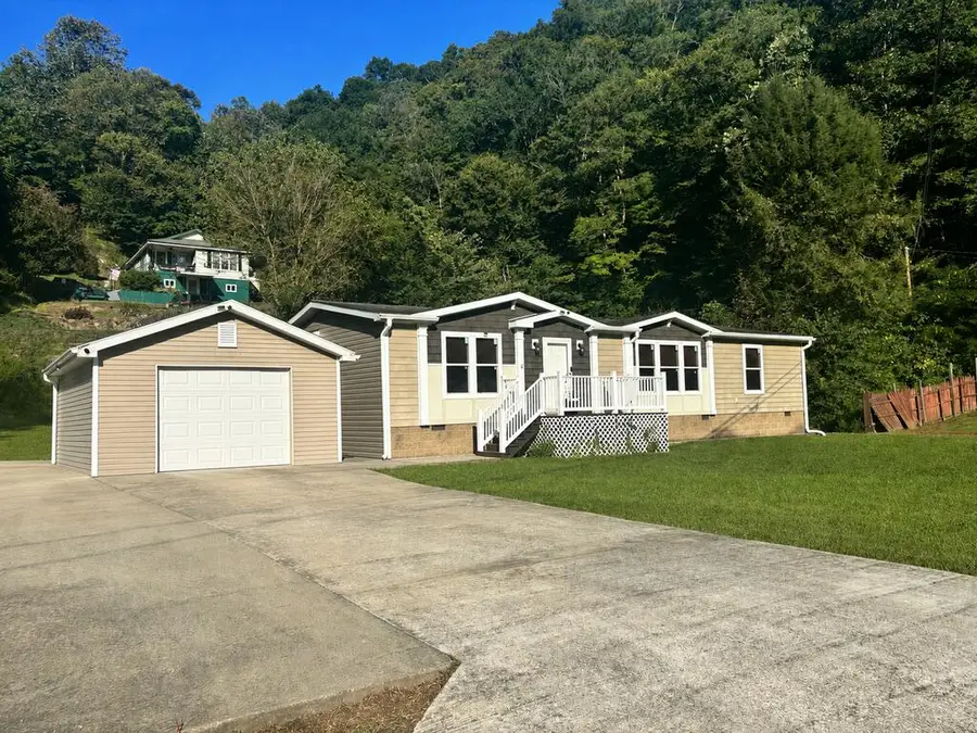 3084 Left Fork Maces Creek Rd, Viper, KY 41774 - #3