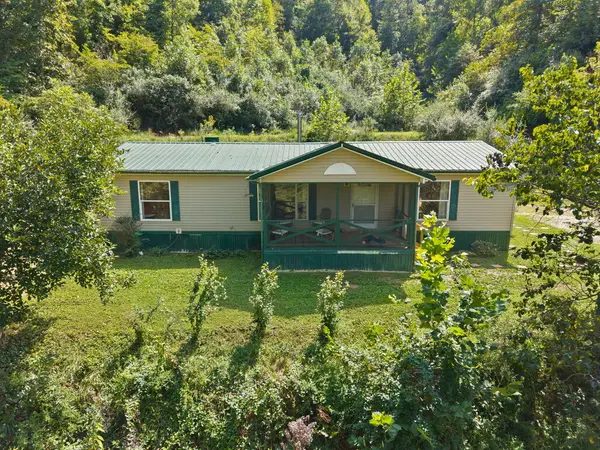 2724 State Highway 580, Oil Springs, KY 41238