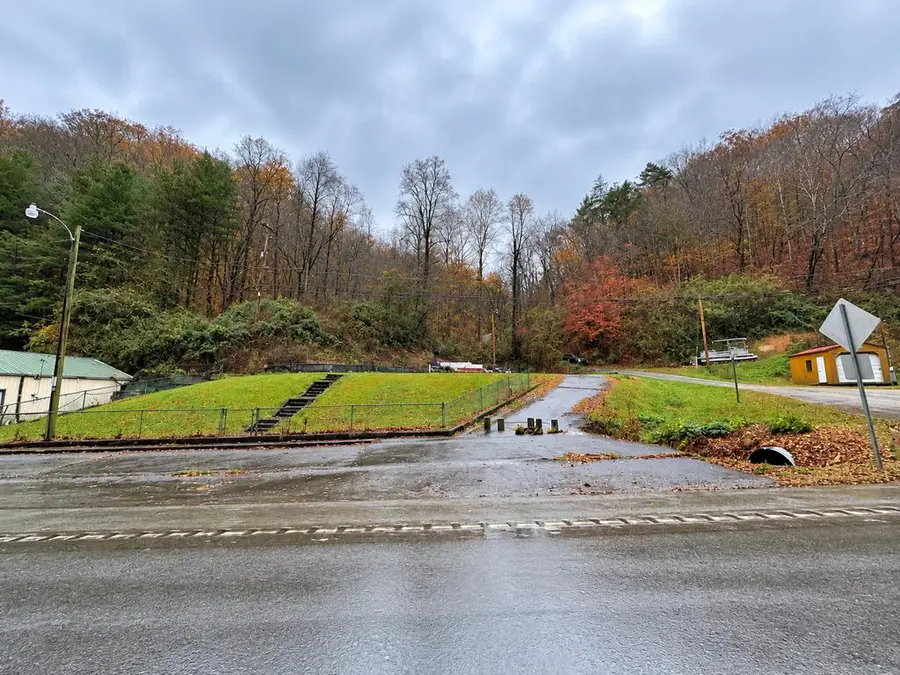 22251 State Highway 194 E, Fedscreek, KY 41524 - #2