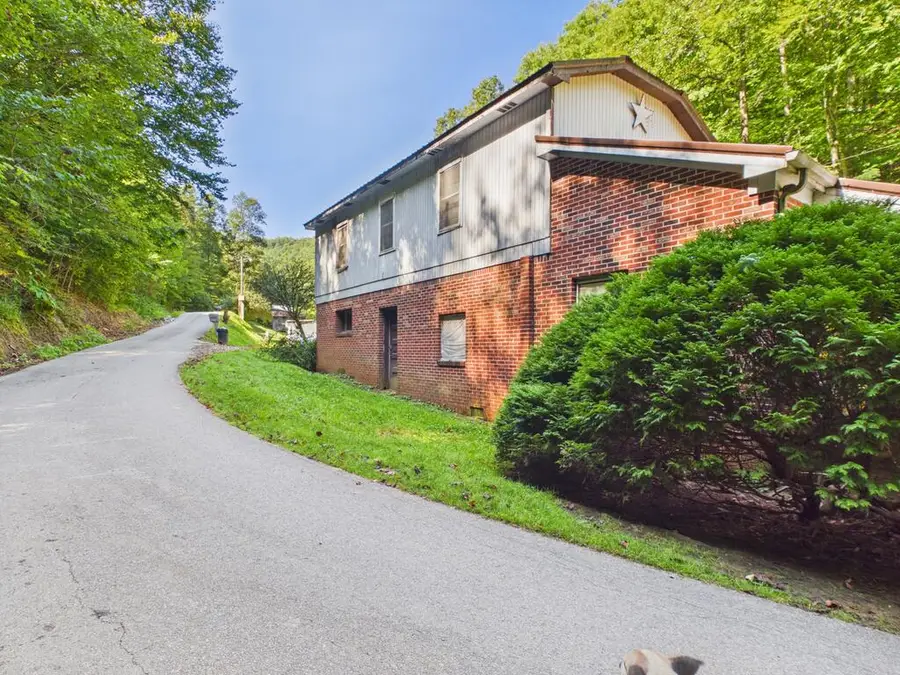 980 Akers Branch, Banner, KY 41603 - #3