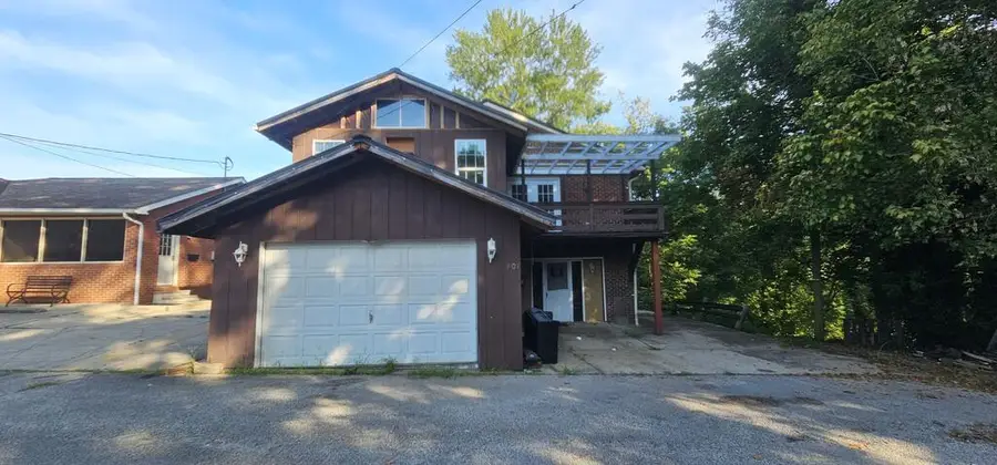 407 East Perry St, Louisa, KY 41230 - #2