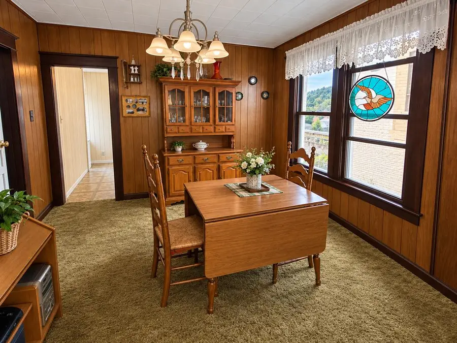 211 W 4th Ave, Williamson, WV 25651 - #2