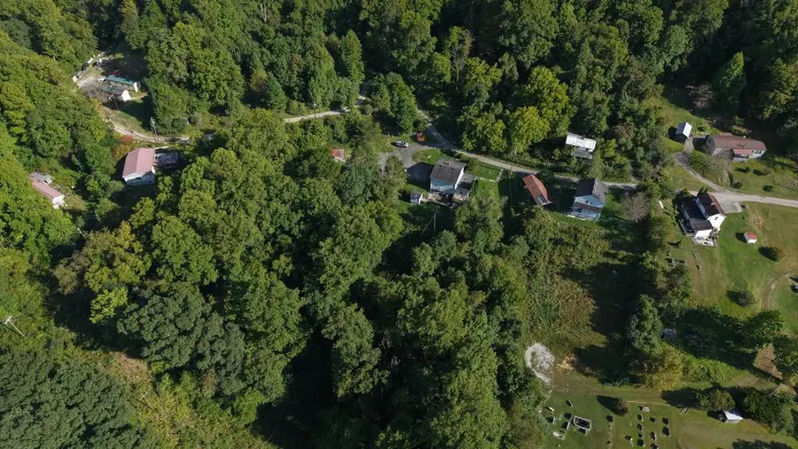 229-230 Number One Hill, Jenkins, KY 41537 - #3