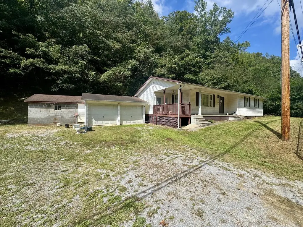 555 Harless Creek, Regina, KY 41559 - #1