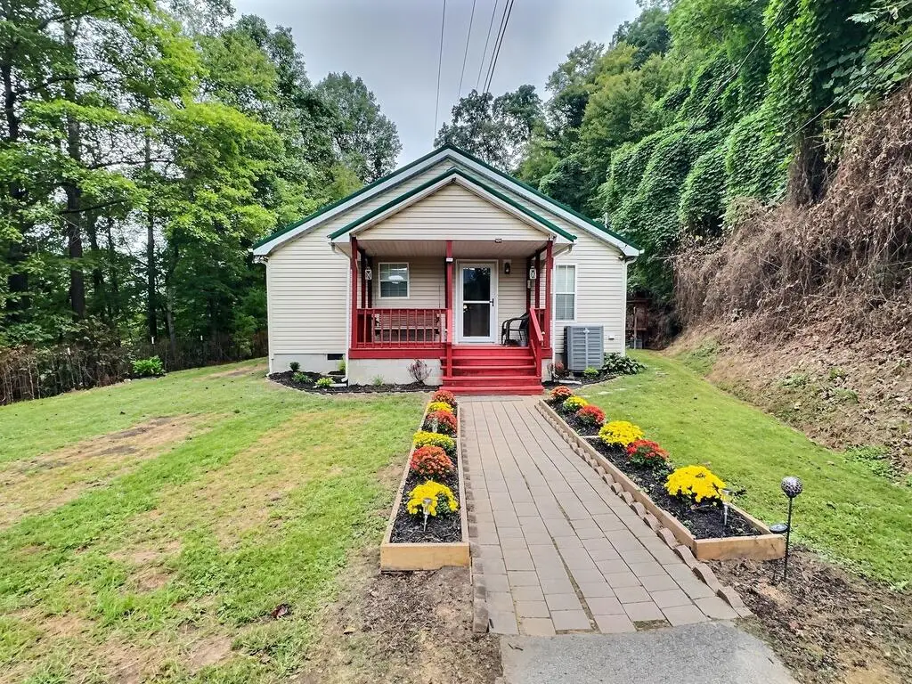 2011 Rt 1428, Prestonsburg, KY 41653 - #1