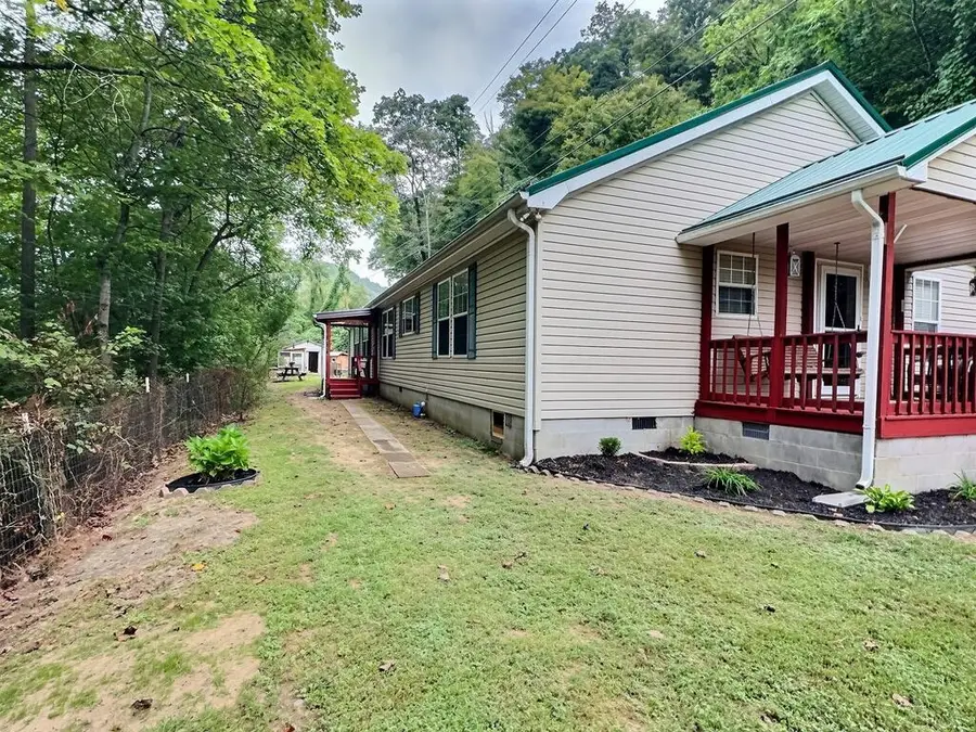 2011 Rt 1428, Prestonsburg, KY 41653 - #2