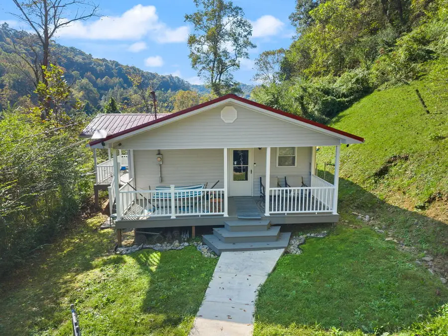 154 S Abdoo Street, Neon, KY 41840 - #2