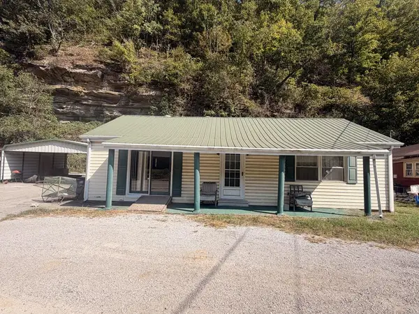 16323 Ky 122, Hi Hat, KY 41636