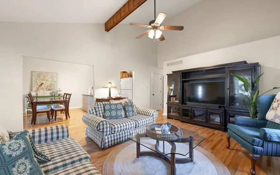 105 Stewart Court, Hazard, KY 41701 - #3