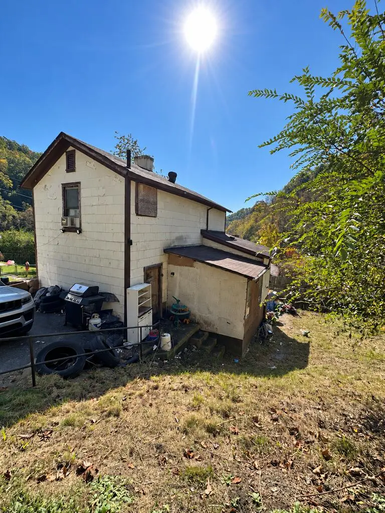 97 Store Hill, Jenkins, KY 41537 - #3