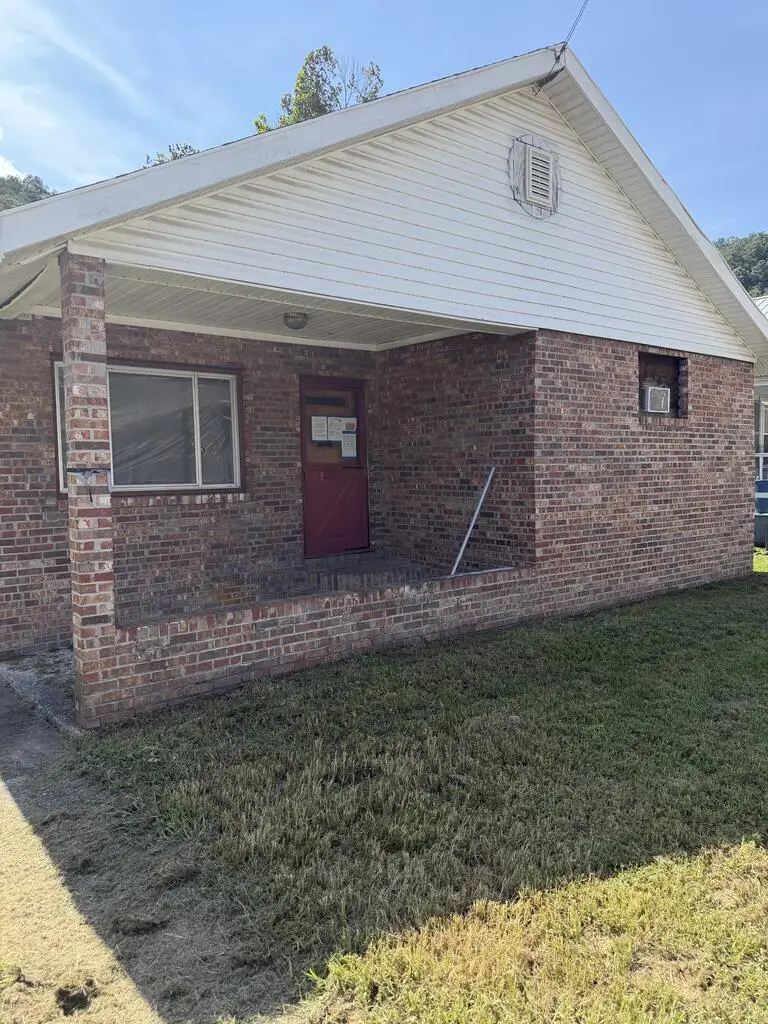 105 Yorktown Dr, Pikeville, KY 41501 - #2