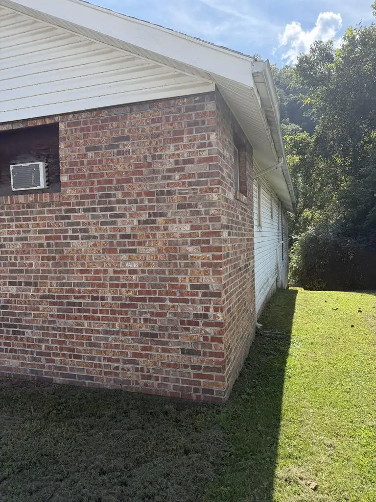 105 Yorktown Dr, Pikeville, KY 41501 - #3