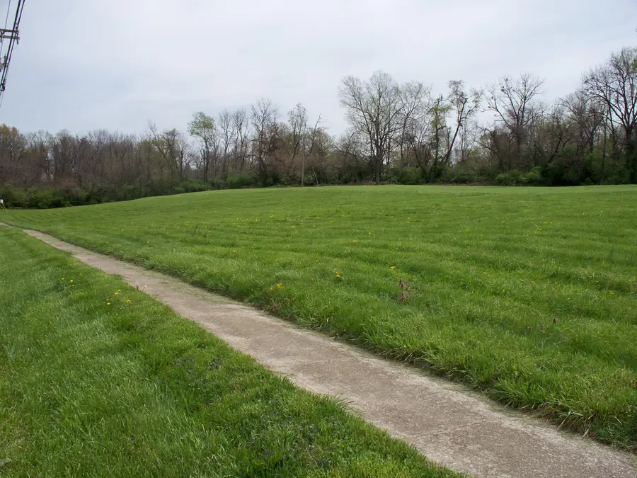 305 Kentucky Avenue, Versailles, KY 40383 - #3