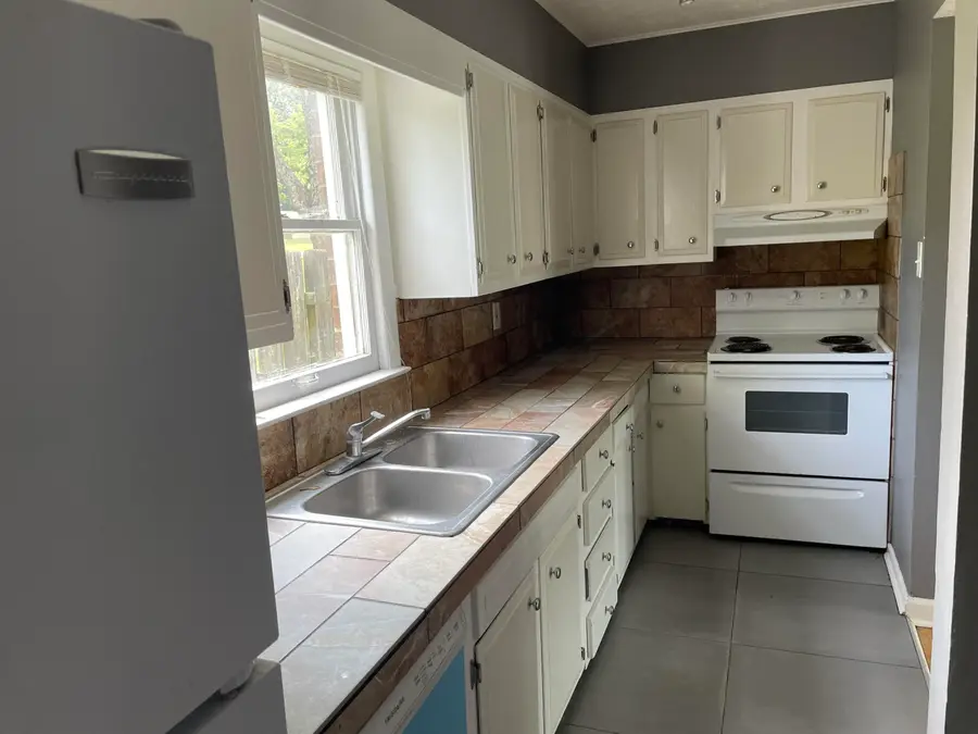 262 Osage Court, Lexington, KY 40509 - #3