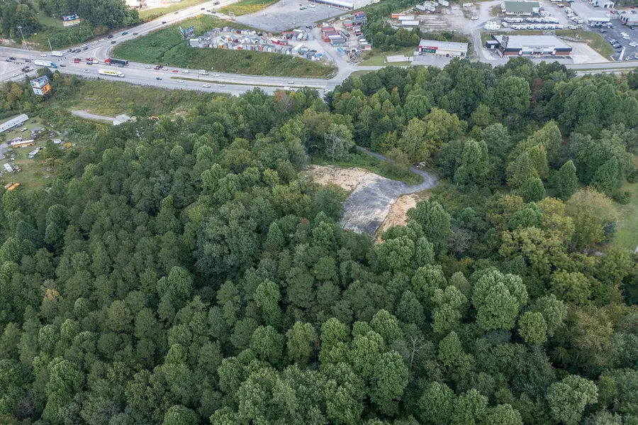 141 E Cumberland Gap Parkway, Corbin, KY 40701 - #3
