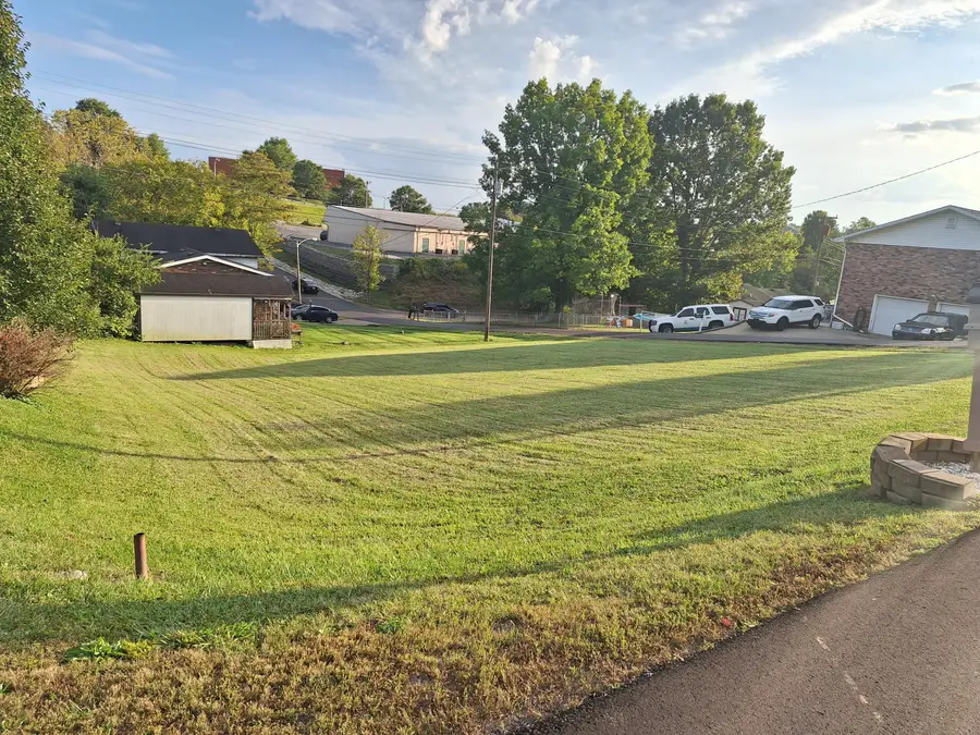 1232 Lewis Street, Maysville, KY 41056 - #2