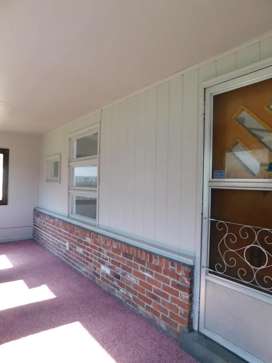 101 Dizney, Evarts, KY 40828 - #2