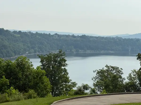 121 Tatum Point Drive, Somerset, KY 42503
