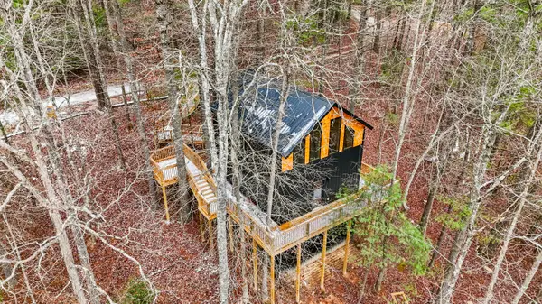 3 Pine Forest Park Rd, Campton, KY 41301