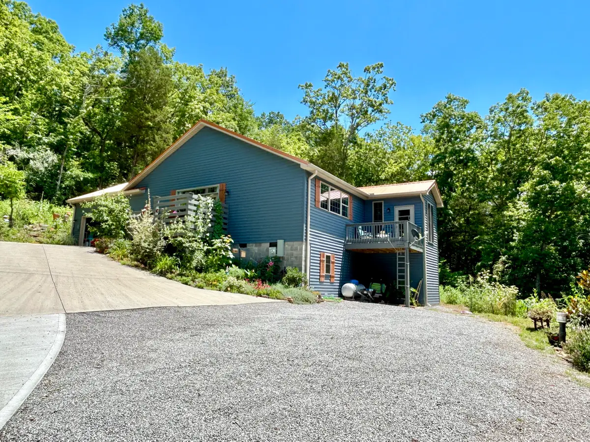 3296 Omega Park Road, Somerset, KY 42501 - #1
