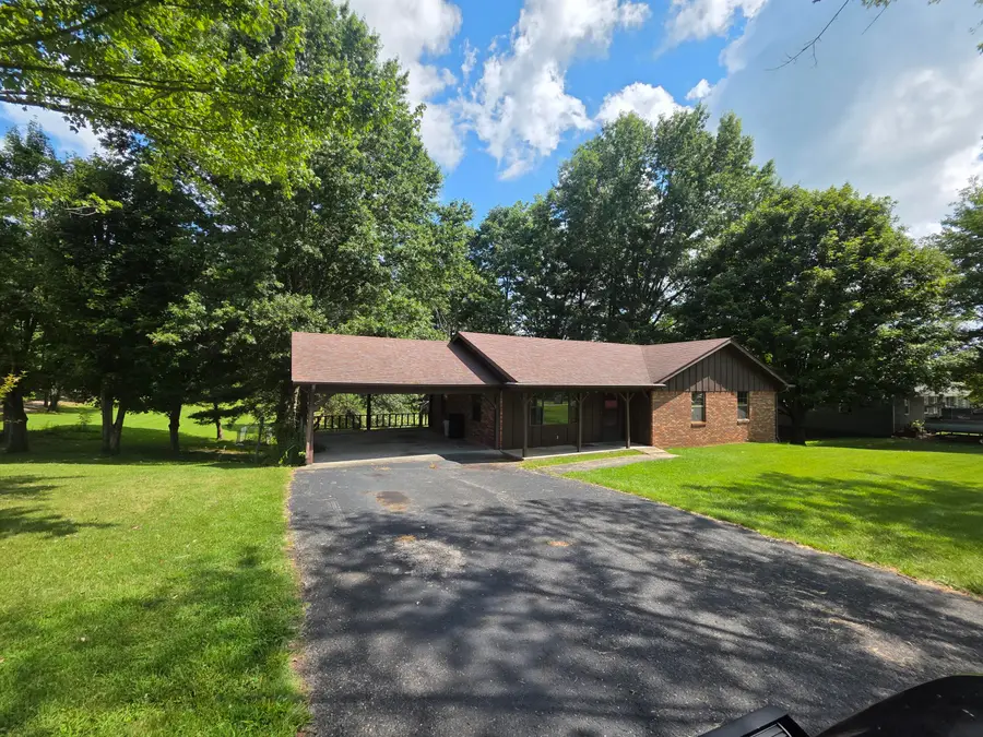 1006 Rainbow Drive, Albany, KY 42602 - #2