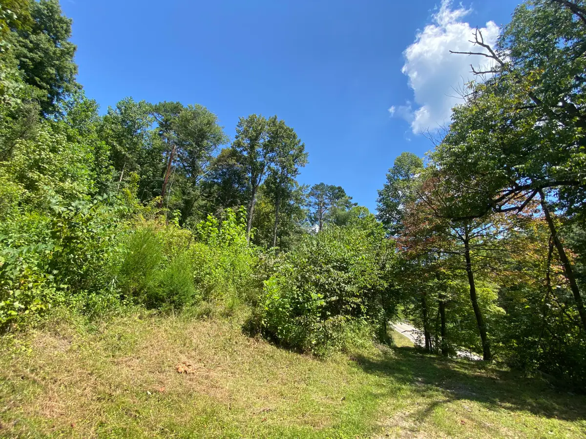 6270 Highway 192, Somerset, KY 42501 - #1