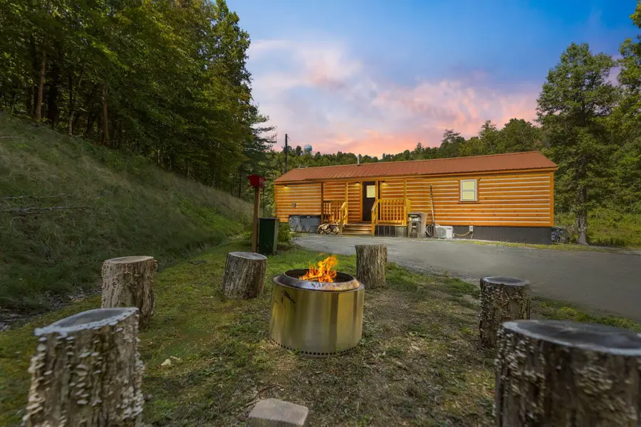 143 Mullins Point Road, Campton, KY 41301 - #2