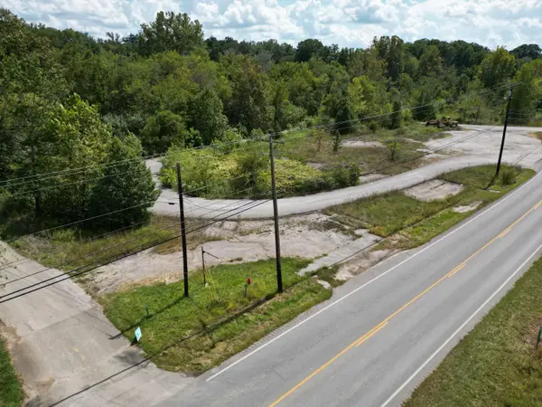 9911 Ky-490 Highway, East Bernstadt, KY 40729