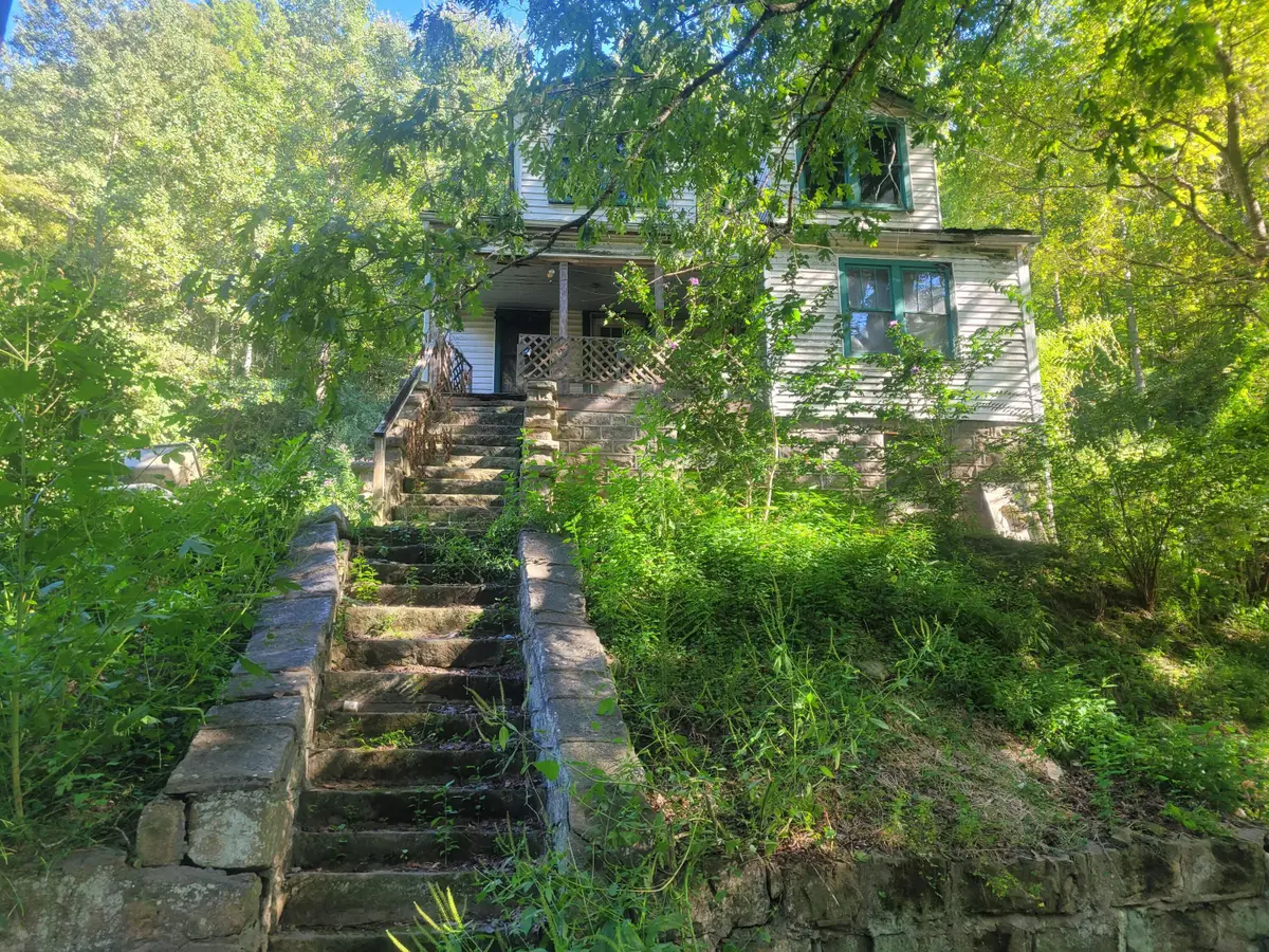 573 Hurricane Creek Road, Hyden, KY 41749 - #1