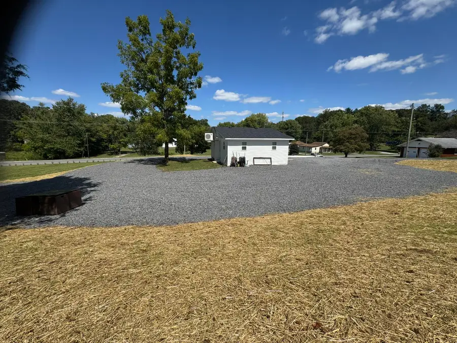 394 W Cumberland Avenue, Jamestown, KY 42629 - #3