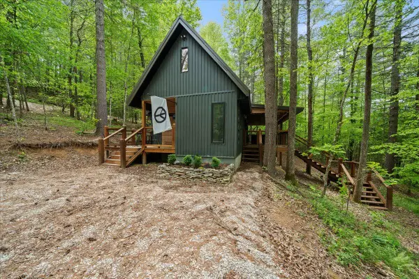 82 Firefly Lane, Campton, KY 41301