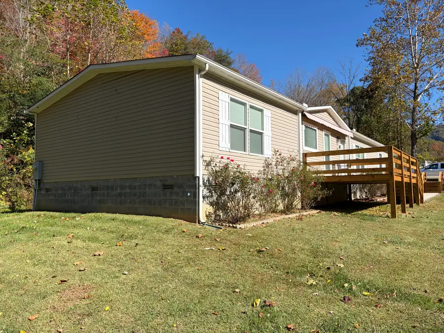 25 Banner Frk Road, South Wallins, KY 40873 - #2