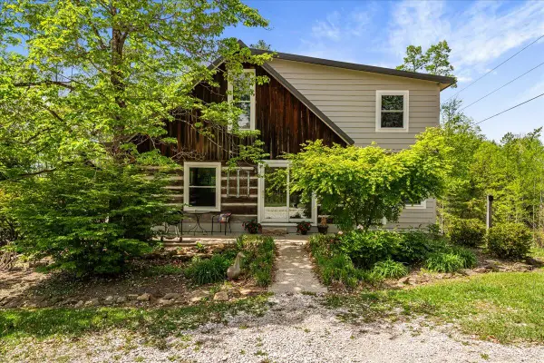 1516  Hobbs Road, Rogers, KY 41365