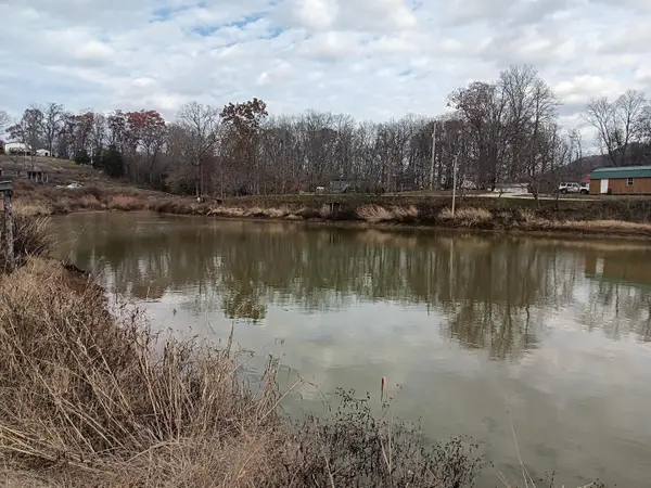 182 Kings Cemetery Road, Irvine, KY 40336