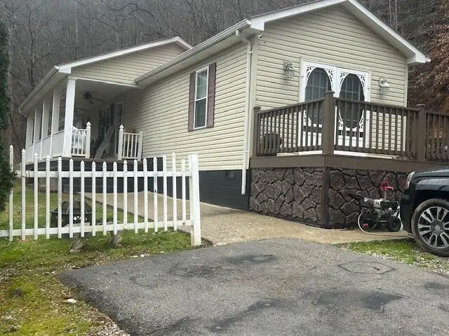 10806  406 Highway, Roark, KY 40979 - #3