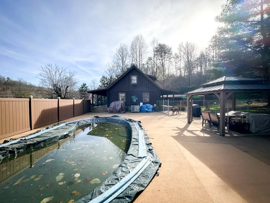766 Old Flat Lick School Road, Flat Lick, KY 40935 - #2
