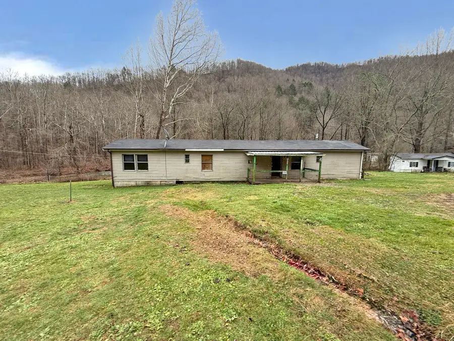 15872 Ky-38, Evarts, KY 40828 - #2