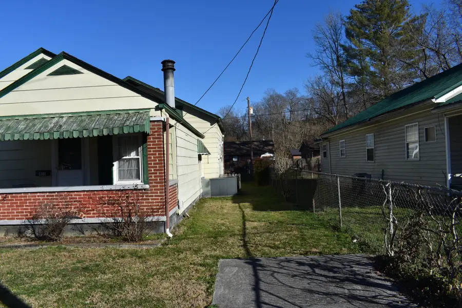 405 S 37th Street, Middlesboro, KY 40965 - #3