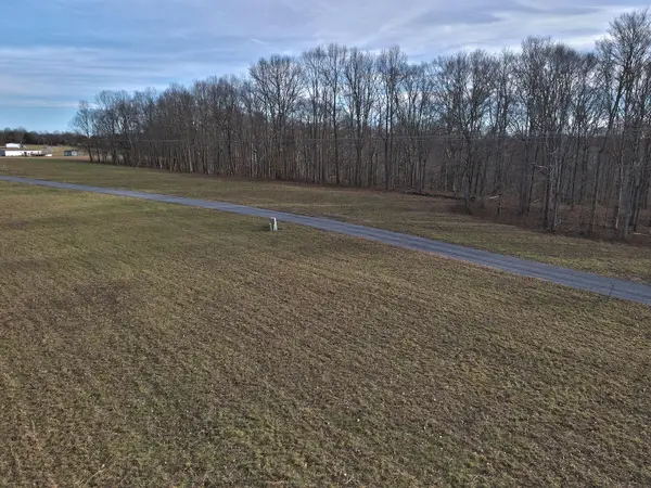 37 Dockery Road, Russell Springs, KY 42642