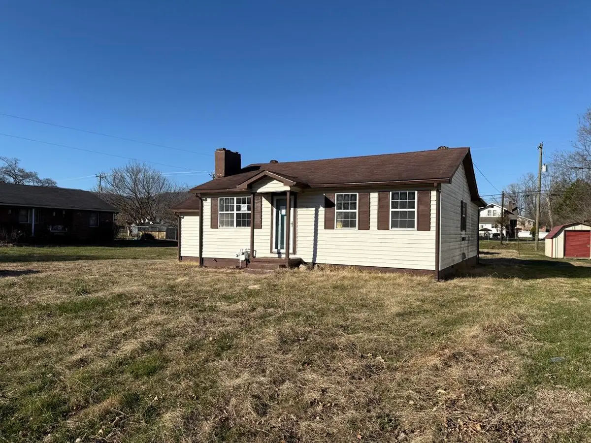 816 W Chester Avenue, Middlesboro, KY 40965 - #1