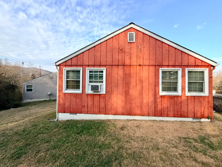 106 State Square, Cumberland, KY 40823 - #3