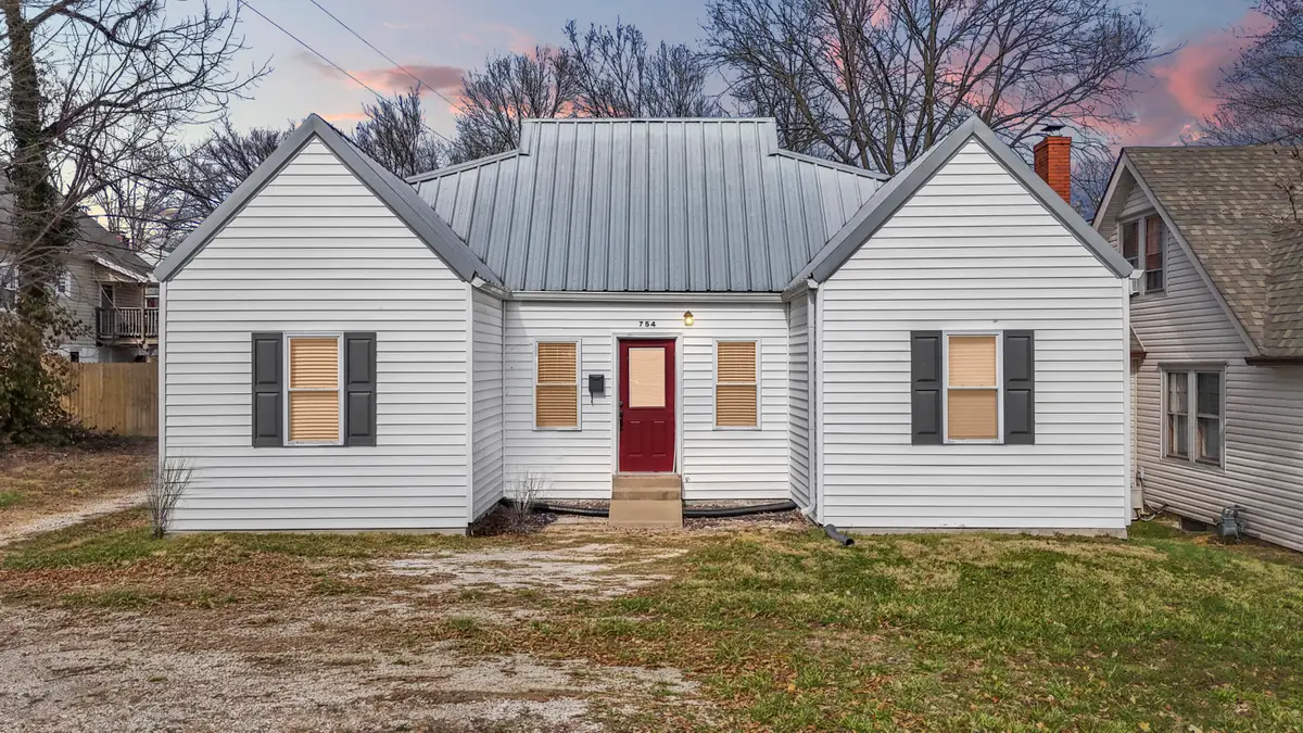 754 E Main Street, Frankfort, KY 40601 - #1