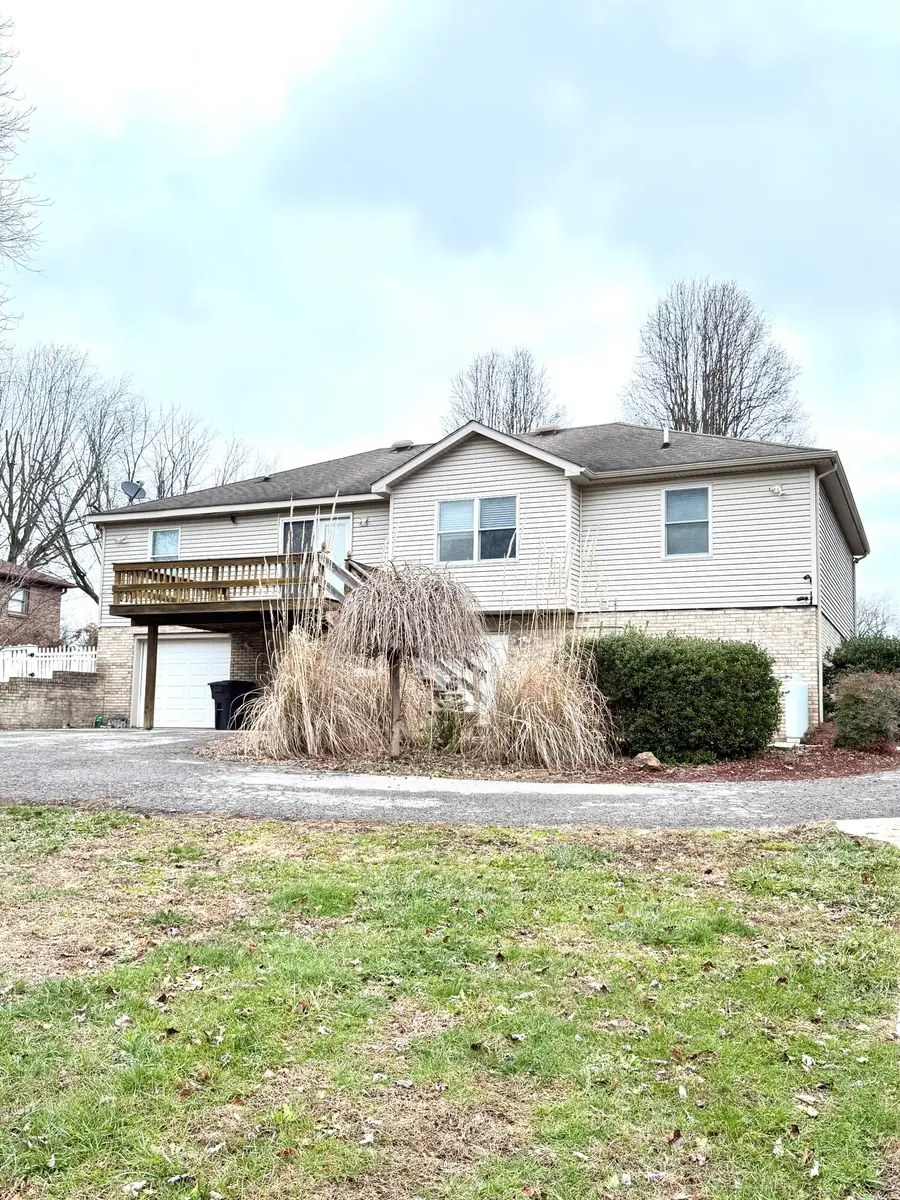 212 S Loop Drive, Stanford, KY 40484 - #3