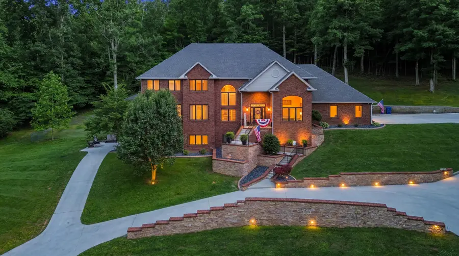 1357 Heather Hills Drive, Somerset, KY 42503 - #2