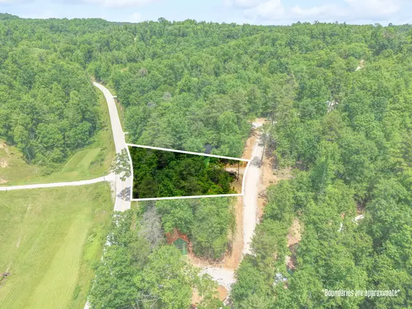 57 Middle Ridge Road, Campton, KY 41301