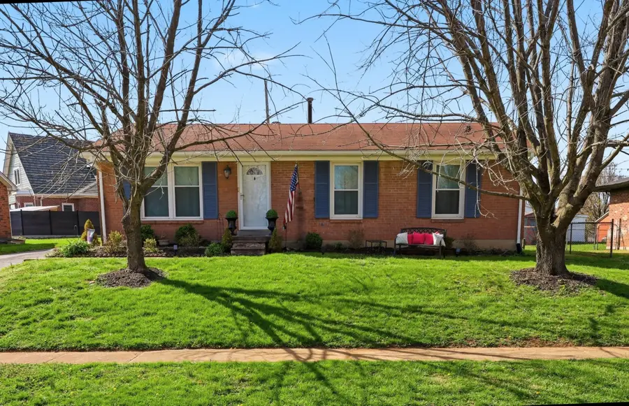 107 Loy Street, Versailles, KY 40383 - #2