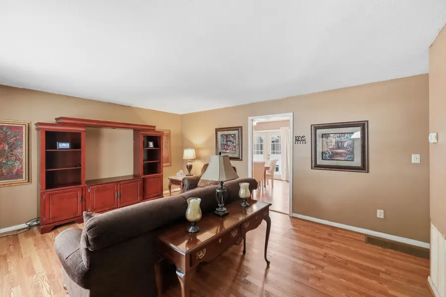 107 Loy Street, Versailles, KY 40383 - #3