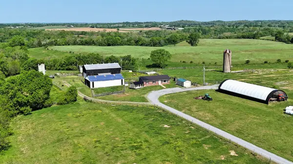 2300 Oregon Road, Salvisa, KY 40372