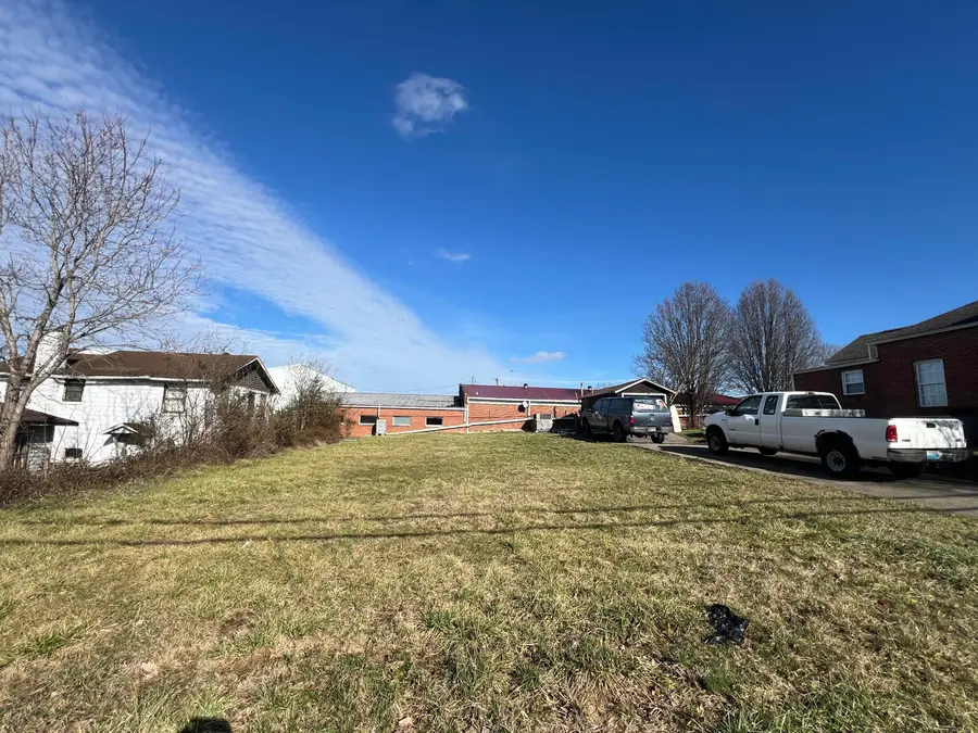 905 S Kentucky Avenue, Corbin, KY 40701 - #3