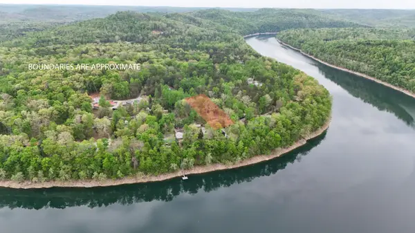 460 N Lake Drive, Burnside, KY 42519